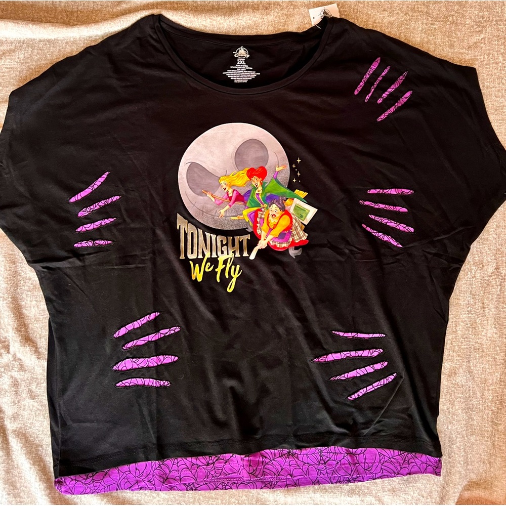 Disney Parks Hocus Pocus Sanderson Sisters “Tonight We Fly” Graphic Shirt